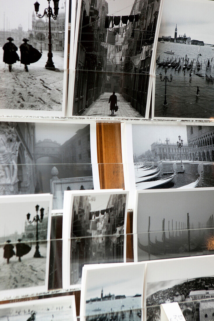 Postkartenständer mit Postkarten, Venedig, Venetien, Italien, Europa