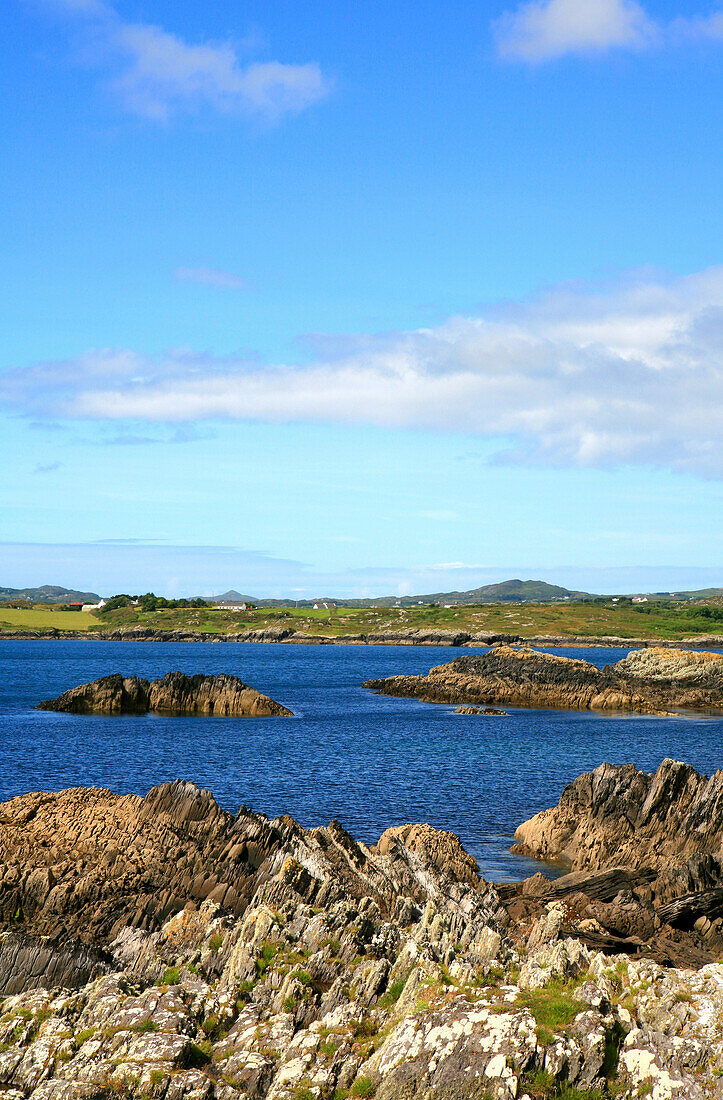 Küste am Spanish Point unter Wolkenhimmel, Mizen Head Halbinsel, County Cork, Südwestküste, Irland, Europa
