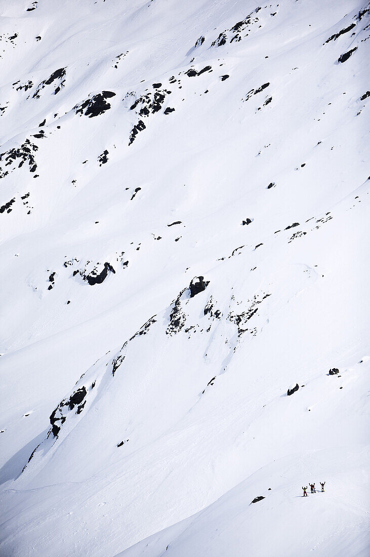 Snowboarder im Tiefschnee, Kappl, Tirol, Österreich
