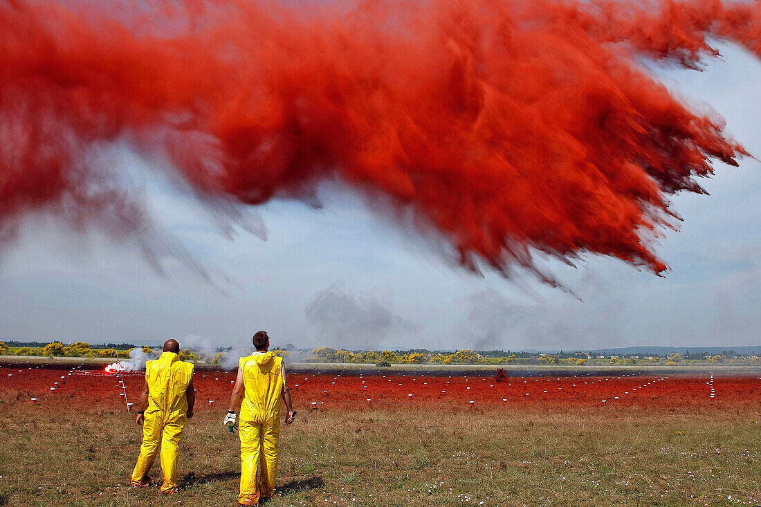 Study Of The Mark Made On The Ground By Retardants Dropped From Water Bombers. Efficiency Test Of The Planes Associated With These Products, Scientific Research Applied To The Field Of Prevention And Emergency Services, Centre D'Essais Et De Recherche De 