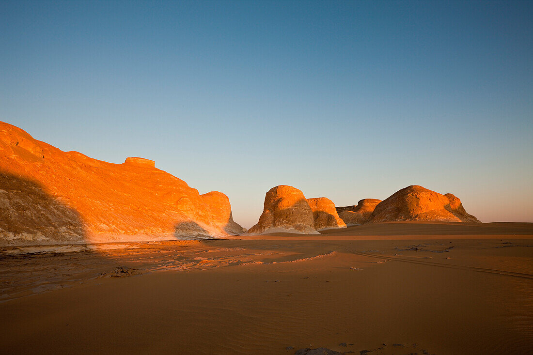 Daemmerung in Nationalpark Weisse Wueste, Aegypten, Libysche Wueste