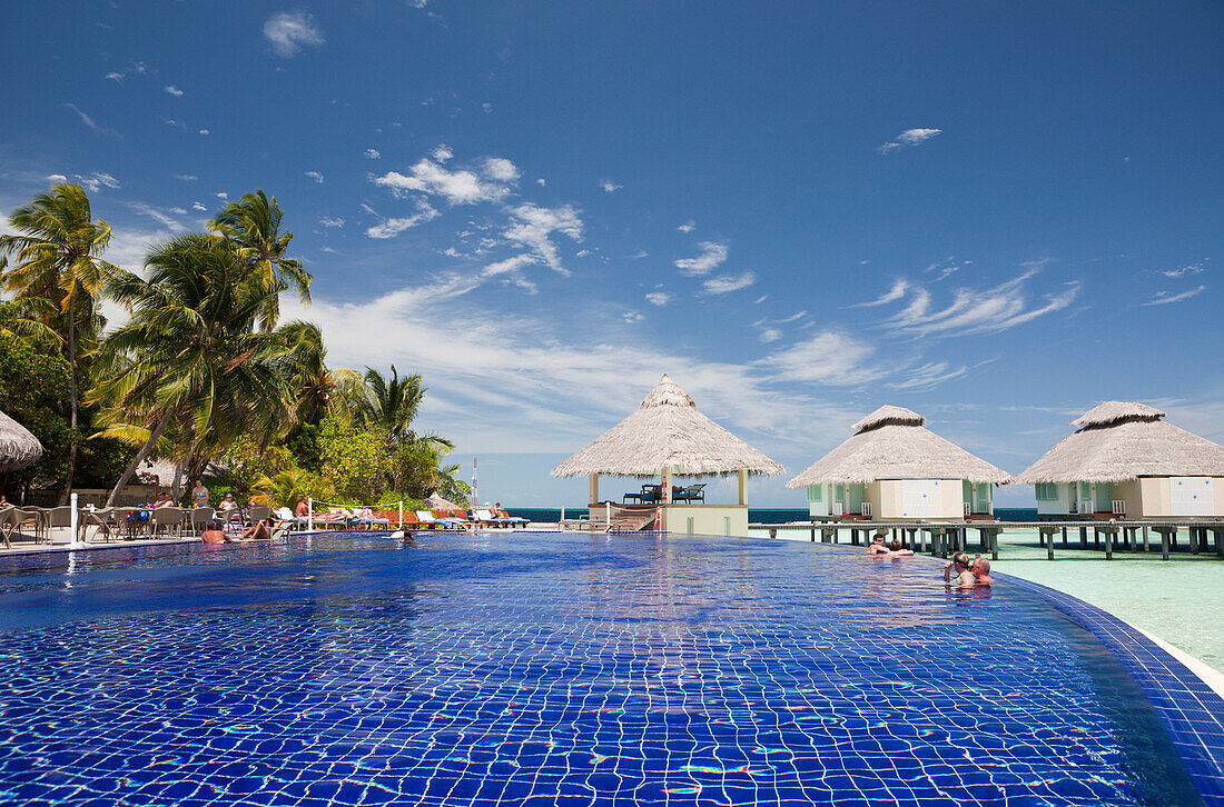 Pool der Malediveninsel Ellaidhoo, Malediven, Nord Ari Atoll