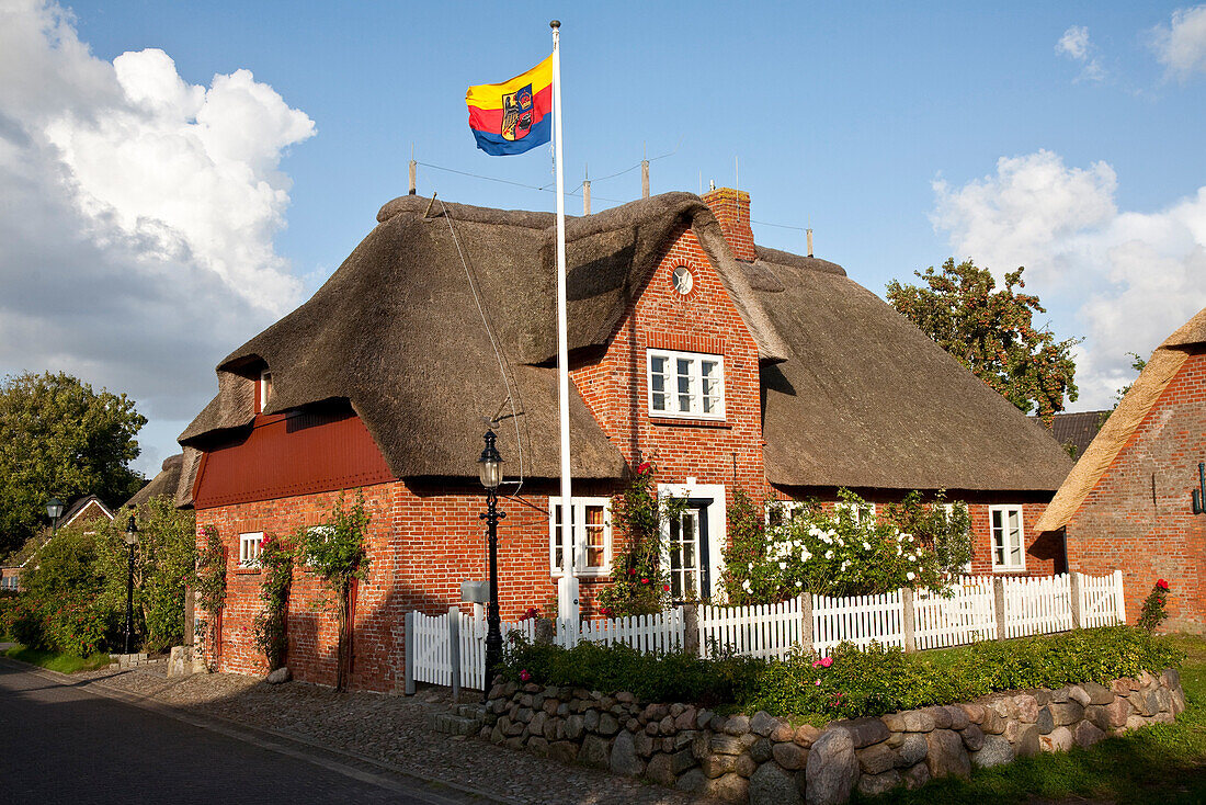 Frisian house, Oldsum, Foehr island, Schleswig-Holstein, Germany