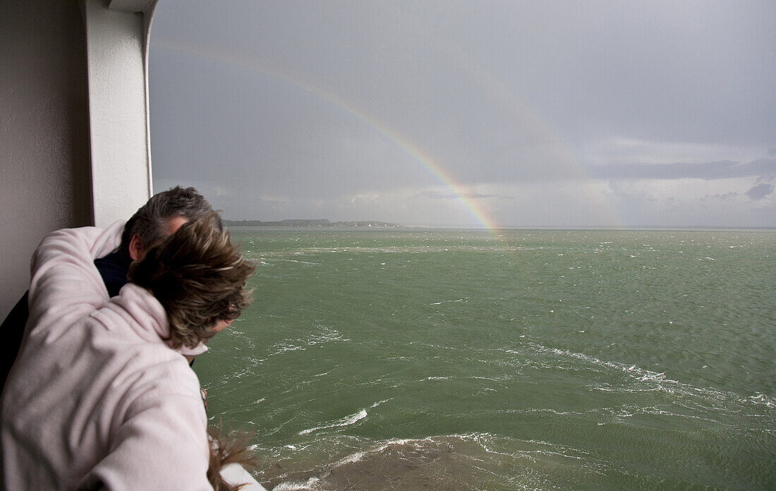 Doppelter Regenbogen über der Nordsee, Föhr, Schleswig-Holstein, Deutschland