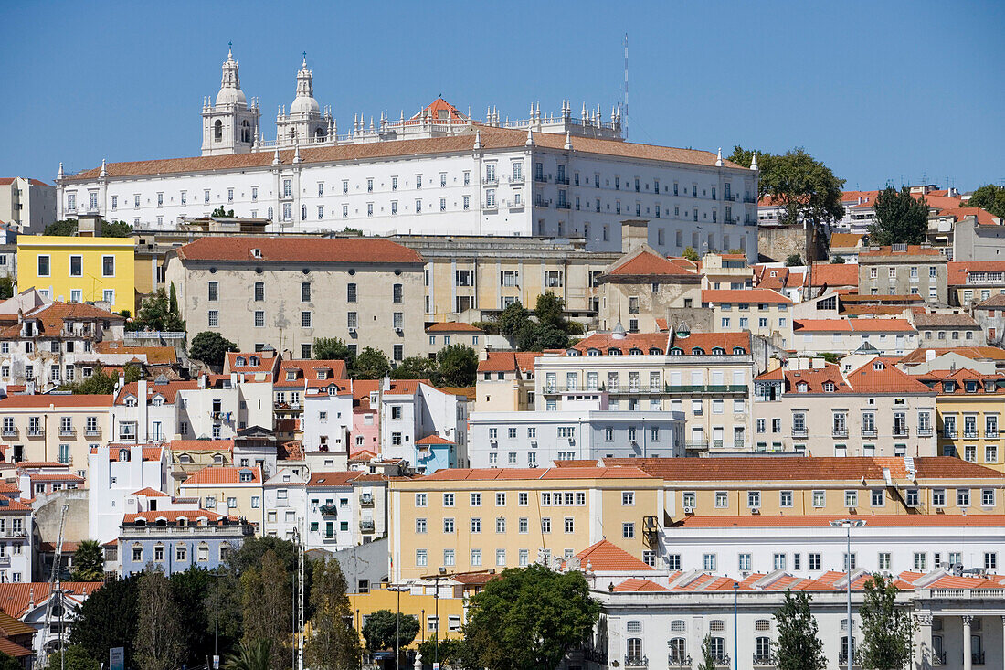 Gebäude im Alfama Bezirk, Lissabon, Portugal, Europa