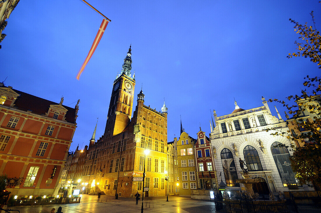 Buildings at long market with cityhall and Artushof in the evening, Rechtstadt, Gdansk, Poland, Europe