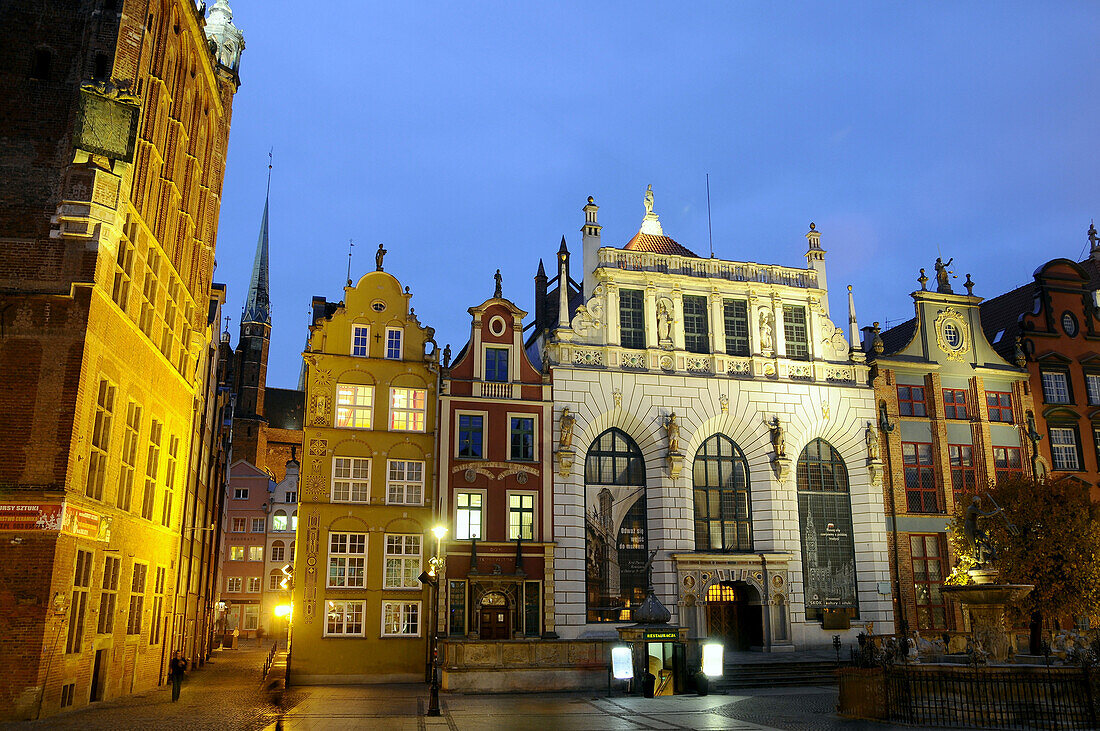 Buildings at long market with Artushof in the evening, Rechtstadt, Gdansk, Poland, Europe