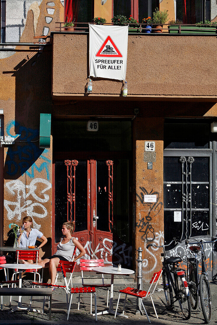 Citizens' Initiative Spreeufer Fur Alle (The Banks Of The Spee For All), Inhabitants Of The Kreuzberg And Friedrichshain Neighbourhoods Demonstrate Their Disagreement Over The Gigantic Construction Project That Is Developing For Some Years Now Along The S