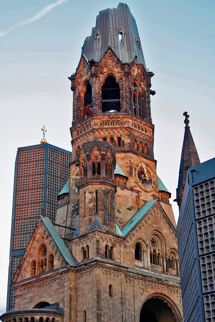 Memory Church, Kaiser Wilhelm Gedachtniskirch, Breitscheidplatz Built In 1895 By Franz Schwechten, The Memory Church , Originally Dedicated To Kaiser Wilhelm I, Has Become The Symbol Of The Devestation Of 1945. Since 1961, The New Church Erected Next To I