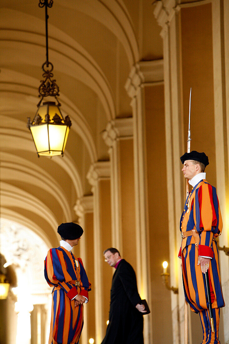 Swiss Guards, Saint Peter'S Basilica, Basilica San Pietro, Rome