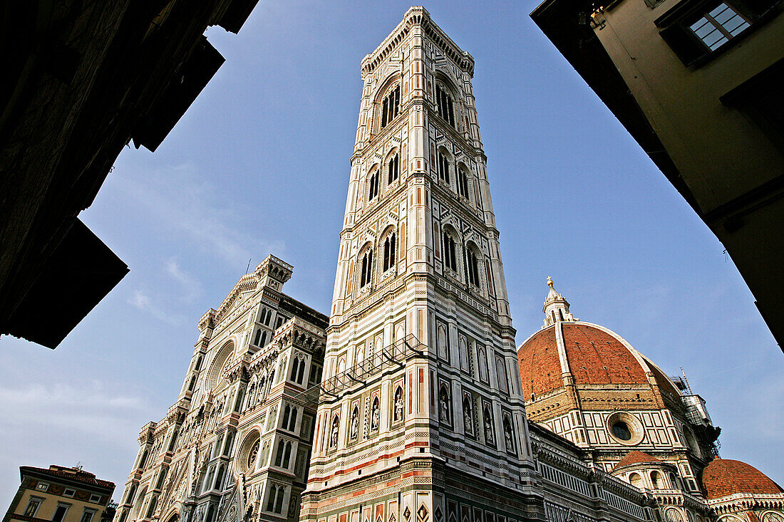 Facade En Marbre Colore Du Duomo, Cathedrale Santa Maria Del Fiore Et Campanile Florence, Toscane, Italie