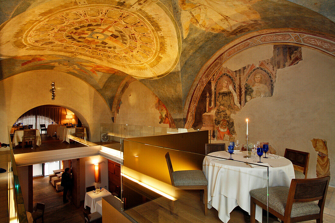 Alle Murate, Palazzo Dell'Arte Dei Giudici E Notai, A Museum During The Day Known For Its Frescoes Of Dante And 14Th Century Poets, In The Evening A Gourmet Restaurant With Tuscan Specialties, Innovative Italian Cuisine, Florence, Tuscany, Italy