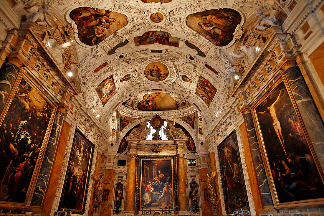 Ceilings And Paintings In The Chapel Of The Museo Dell'Opera Del Duomo, Piazza Della Quercia, Siena, Tuscany, Italy