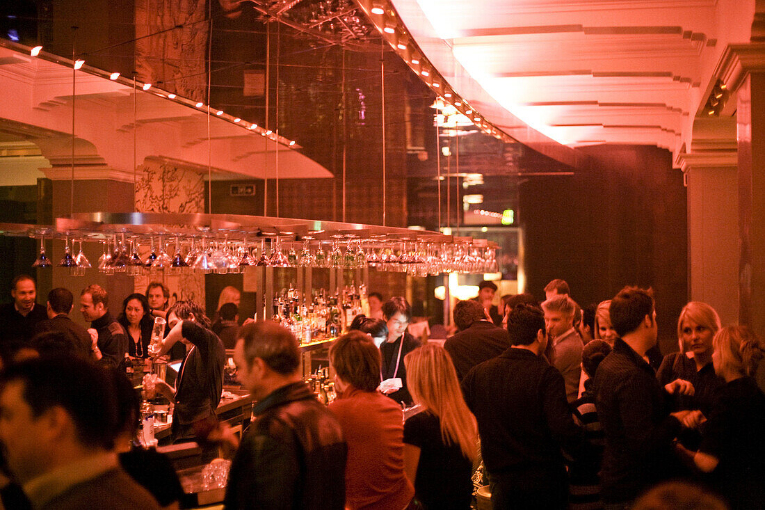 People at the nightclub The Glamour Bar, Shanghai, China, Asia