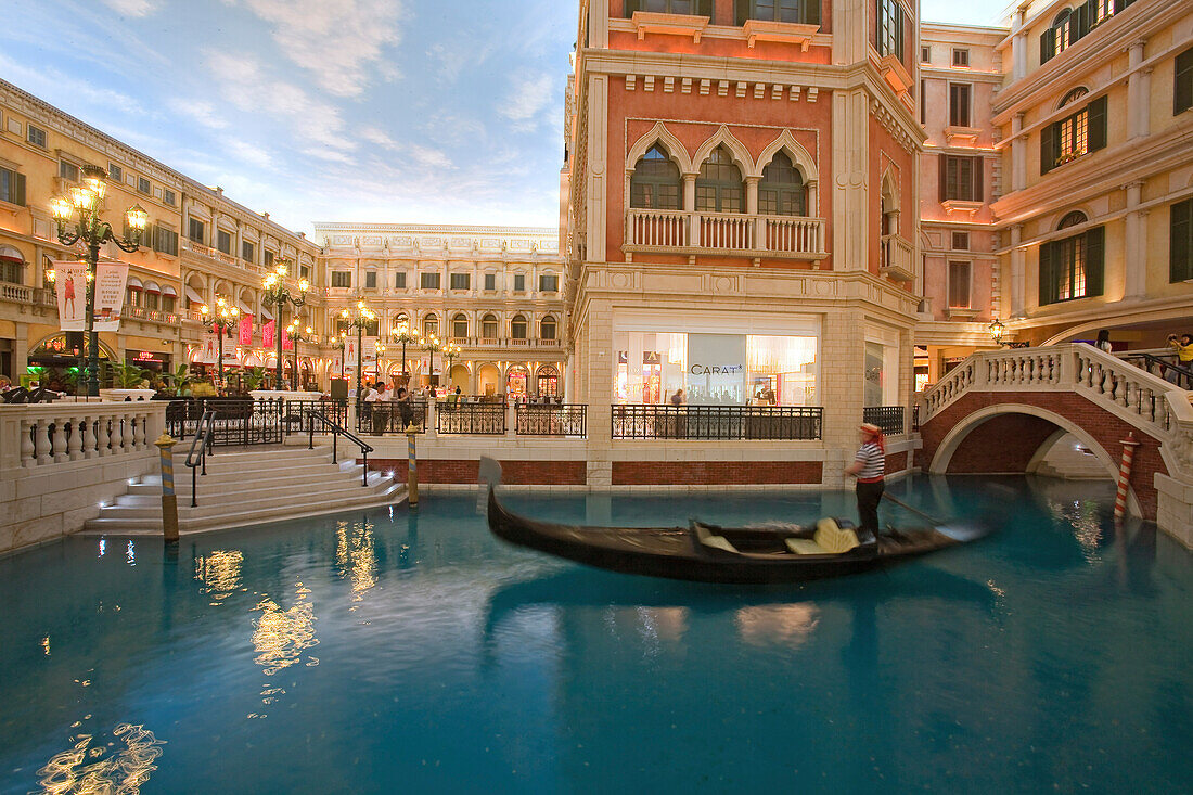 Shops and canal with gondola at Venetian Casino Resort, Macao, Taipa, China, Asia