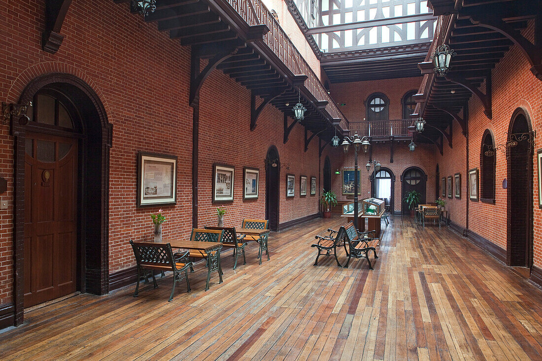 Innenhof des Pujiang Hotel, Shanghai Astor House, Huangpu Road, Shanghai, China, Asien