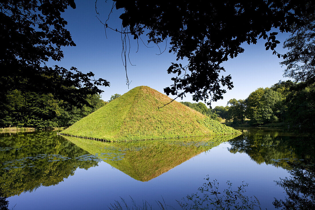 Pyramid in the Pyramide Lake in the grounds of Branitz castle, Fürst Pückler Park near Cottbus, Brandenburg, Germany, Europe