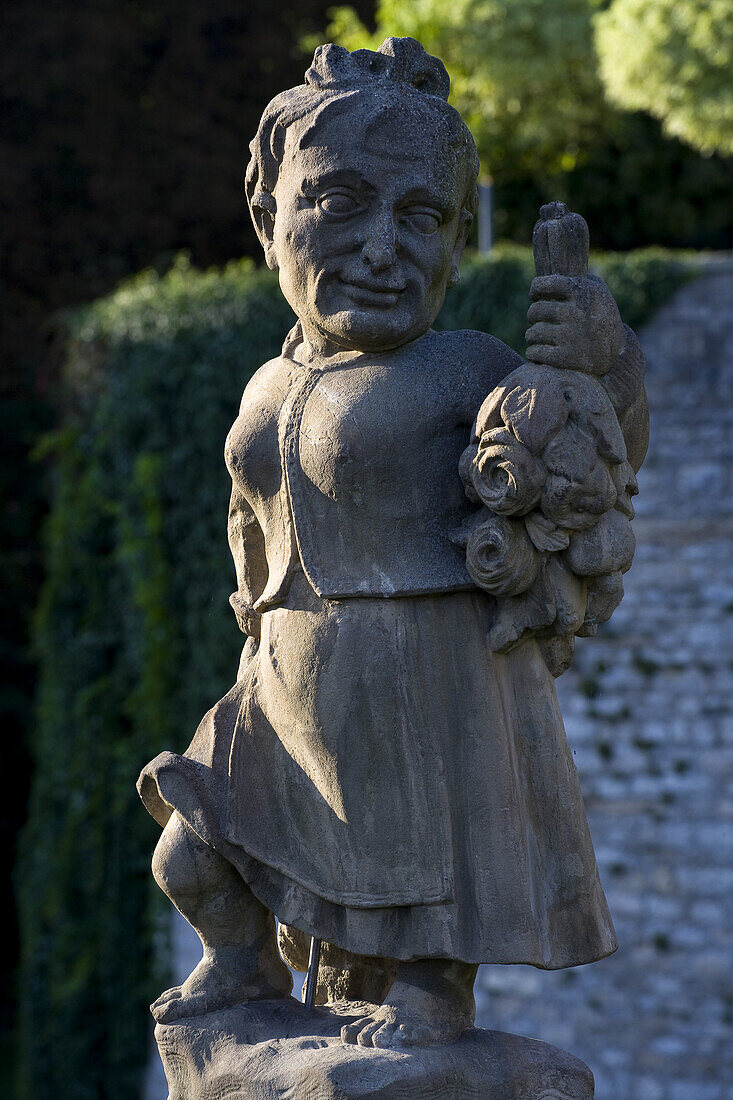 Skulptur im Schlosspark Weikersheim, Baden-Württemberg, Deutschland, Europa