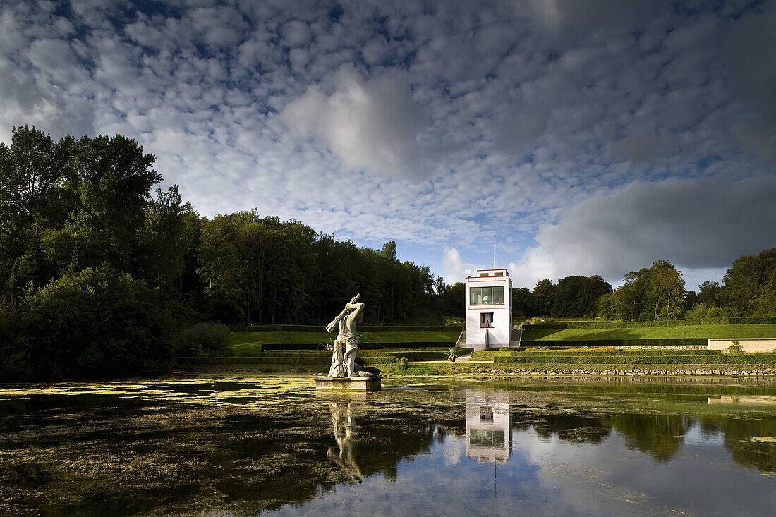 Lake with hercules sculpture and Globe house, Neuwerkgarten, Gottorf Castle, Schleswig, Schleswig-Holstein, Germany, Europe