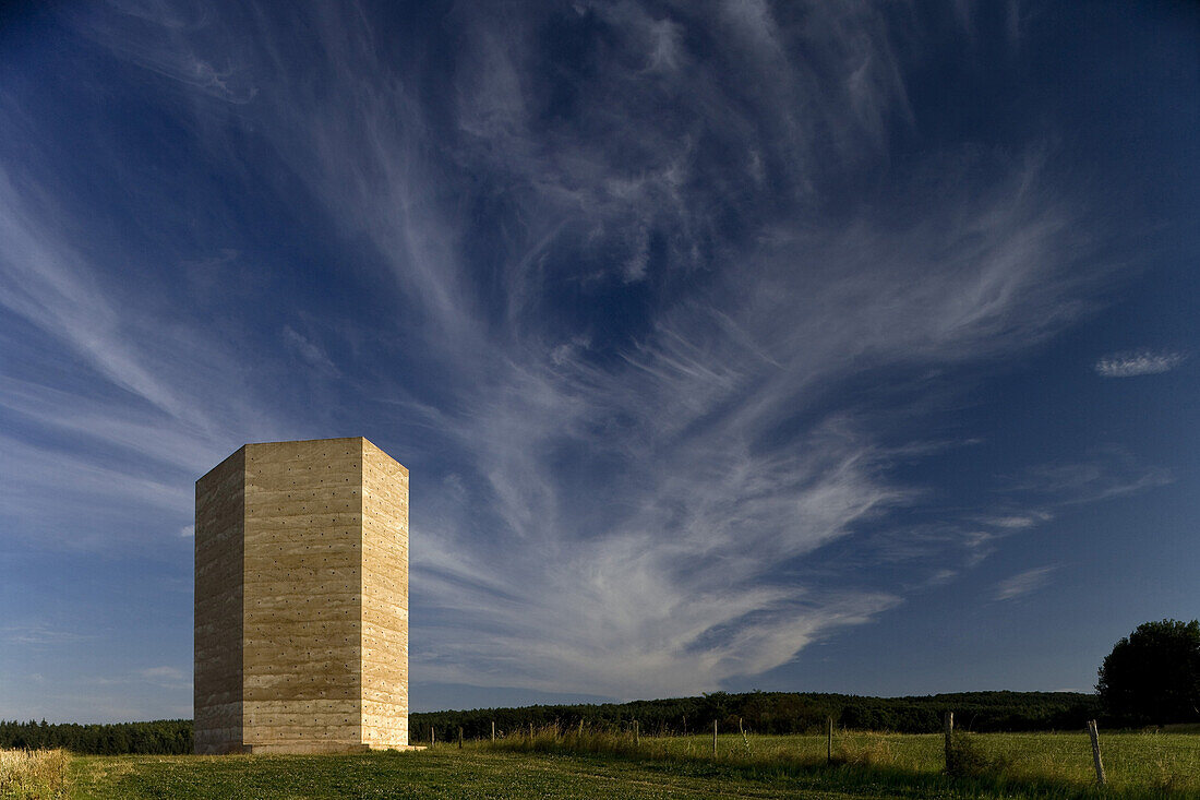 Bruder-Klaus-Kapelle in Wachendorf bei Mechernich, erbaut von Architekt Peter Zumthor, Nordrhein-Westfalen, Deutschland, Europa