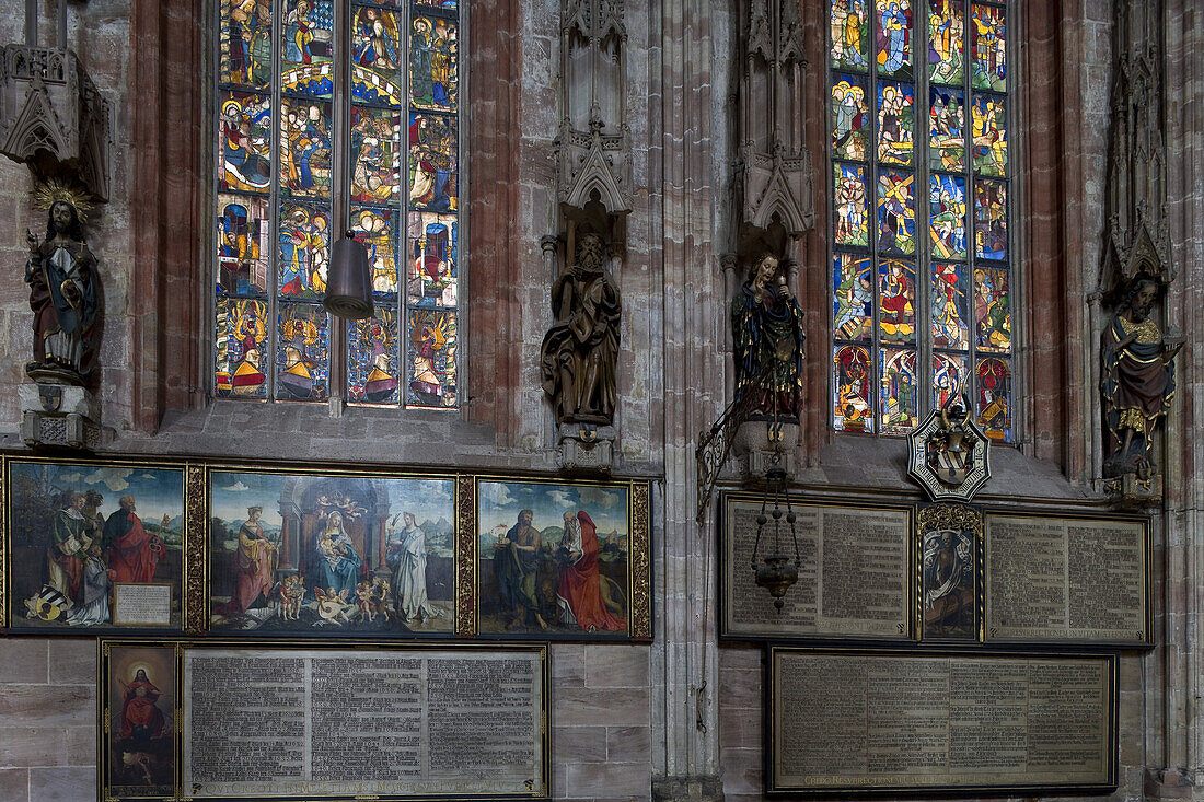 Stained glass window in St. Sebaldus church, Sebalduskirche in Nuremberg, Nuremberg, Bavaria, Germany, Europe