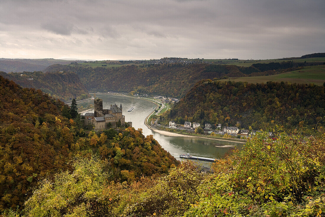 KKatz Castle seen from Patersberg across St. Goarshausen, Loreley is situated on the rear left, River Rhine, Rhineland-Palatinate, Germany, Europe, UNESCO world cultural heritage