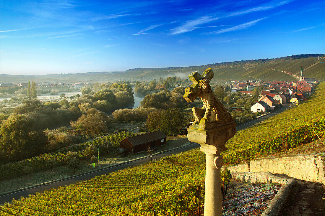 Way of the Cross, vineyards near Volkach-Escherndorf, Franconia, Bavaria, Germany