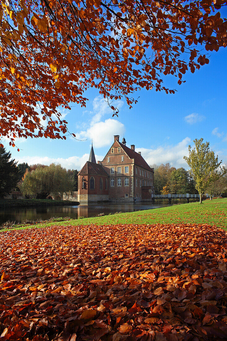 Huelshoff castle, Havixbeck, Muensterland, North Rhine-Westphalia, Germany