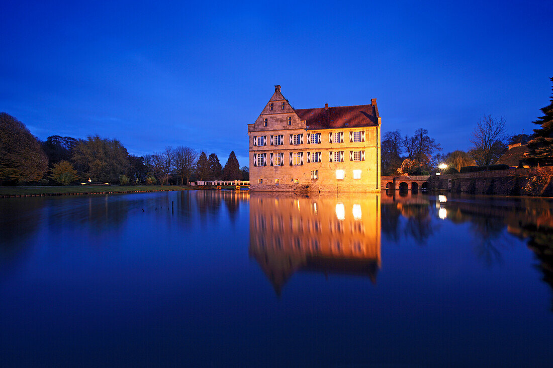 Huelshoff castle, Havixbeck, Muensterland, North Rhine-Westphalia, Germany