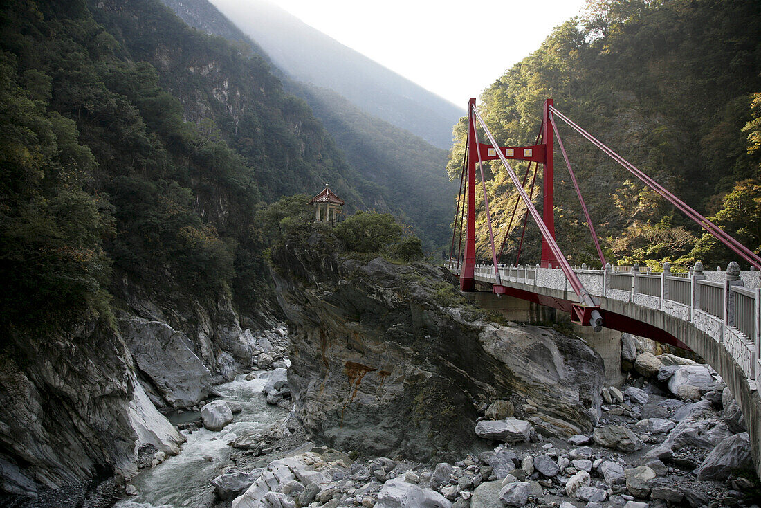 Red bridge and pagoda at the Taroko gorge at Taroko National Park, Marble canyon, Liwu river, Tienhsiang, Tianxiang, Republic of China, Taiwan, Asia