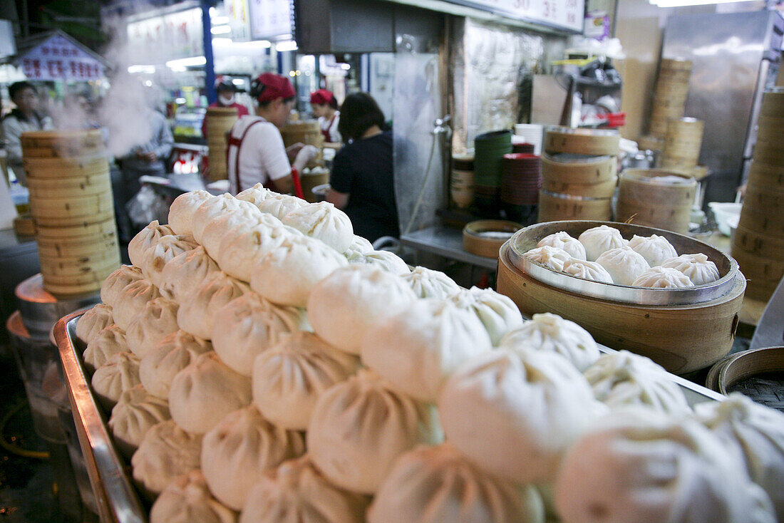 Dumplings and steaming bamboo baskets at a cookshop, Hualian, Hualien, Republic of China, Taiwan, Asia