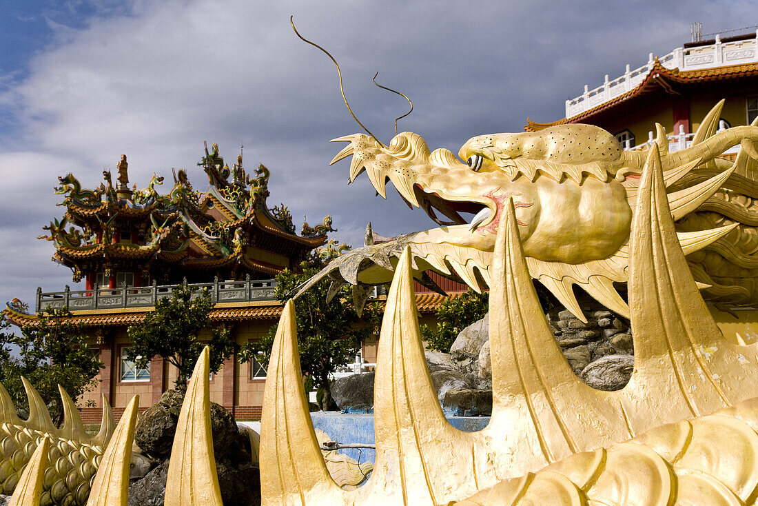 Dragon on the roof of a daoist temple, Kending, Kenting, Republic of China, Taiwan, Asia