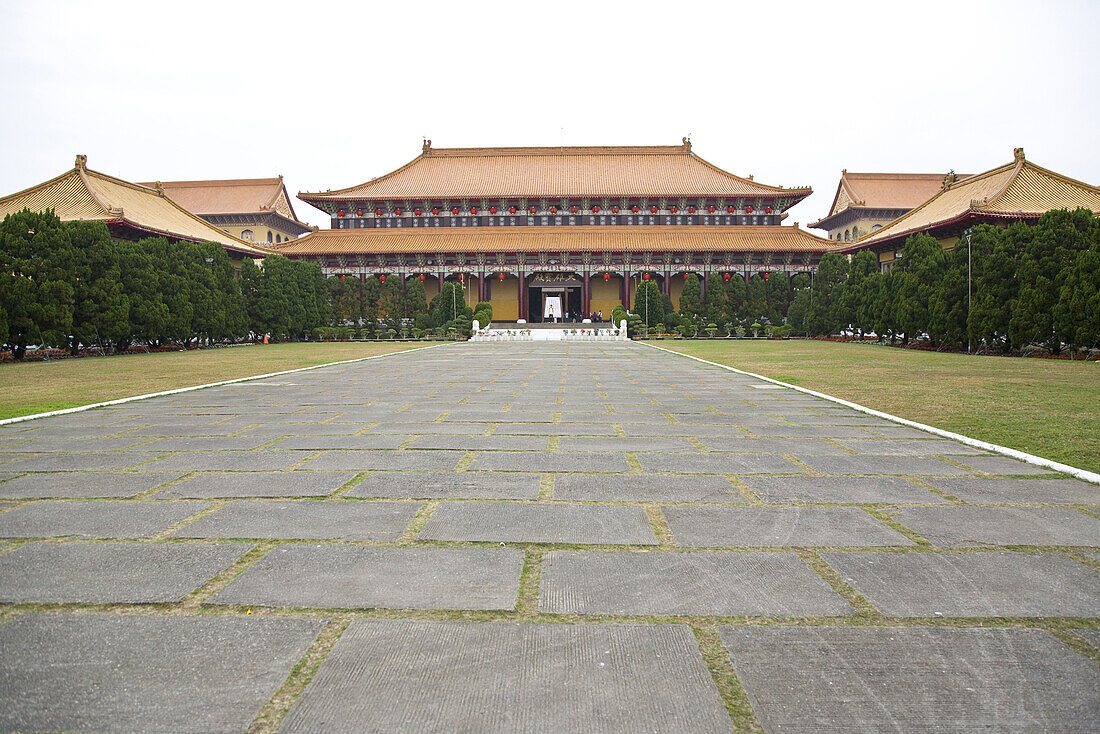 Blick auf Tempelhalle im Kloster Foguangshan, Foguangshan, Republik China, Taiwan, Asien