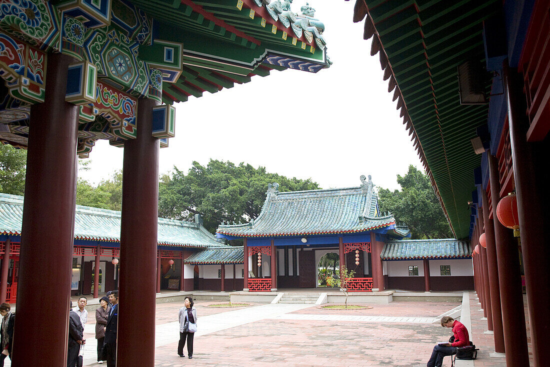 Koxinga shrine and tourists at the courtyard of a temple, Tainan, Republic of China, Taiwan, Asia