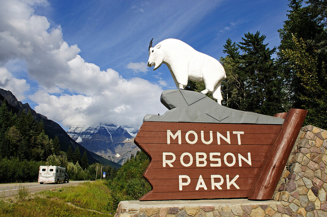Camper, Mount Robson, Mount Robson Park, Alberta, Canada