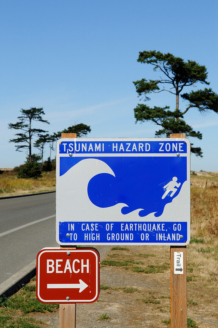 Schild, Tsunami Warnung, Fort Worden State Park, Port Townsend, Washington State, USA