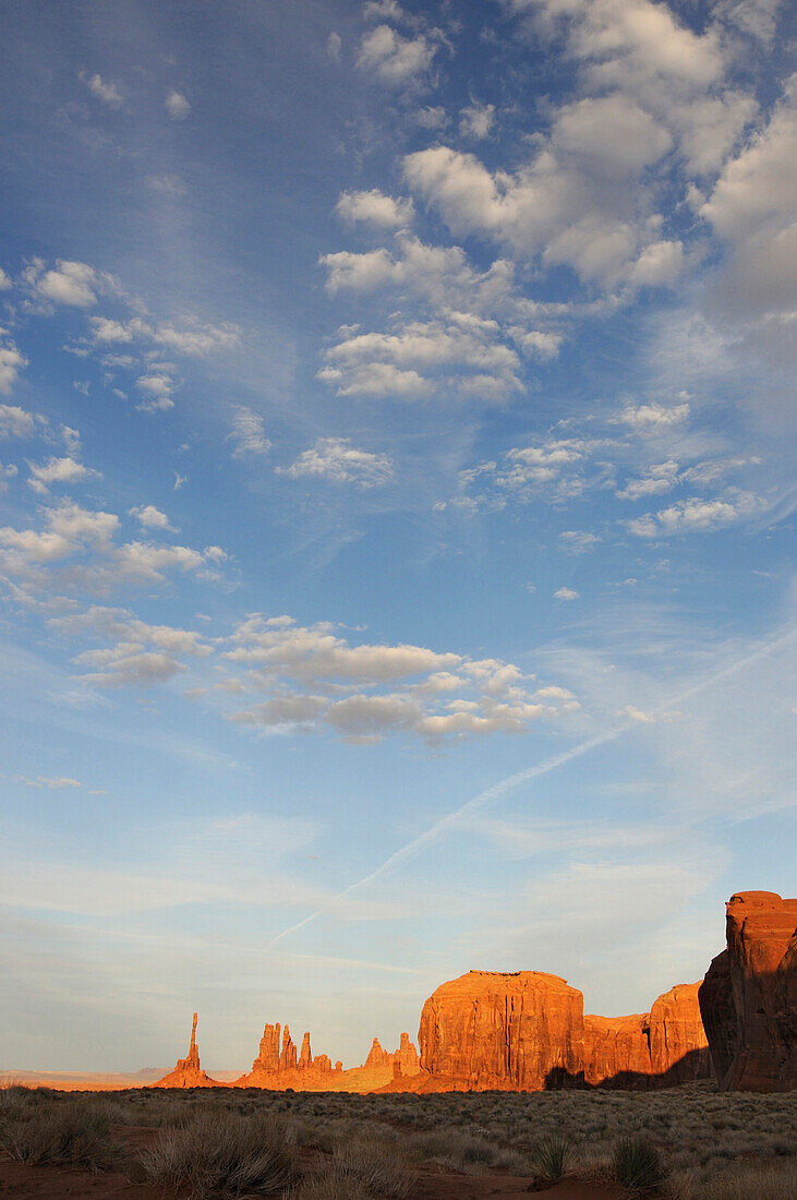 Totem Pole, Monument Valley, Navajo Tribal Lands, Utah, USA