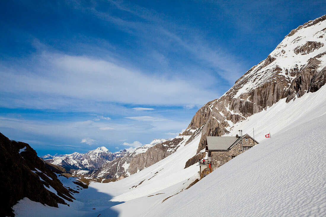Wildhornhütte im Schnee, Berner Oberland, Kanton Bern, Schweiz