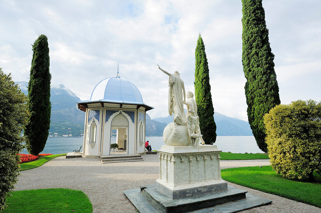 Pavilion in garden, Villa Melzi, Bellagio, Lake Como, Lombardy, Italy