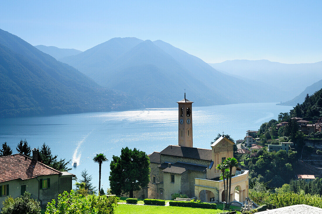 Kirche am Comer See, Argegno, Lombardei, Italien