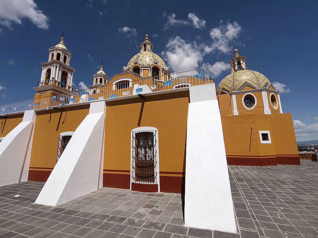 Iglesia de los Remedios. Cholula,  México.