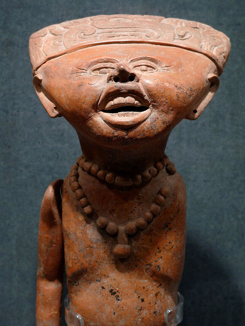 Smiling figure. Museo Nacional de Antropologia. Ciudad de Mexico