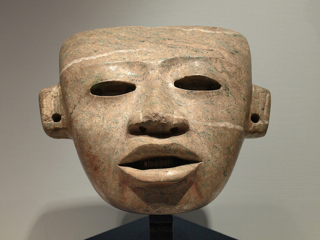Mask. Museo de Teotihuacan. México.
