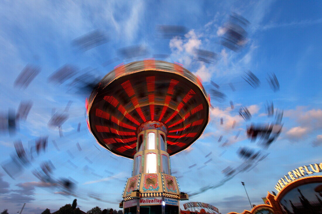 Kettenkarussell, Cannstatter Volksfest, Stuttgart, Baden-Württemberg, Deutschland