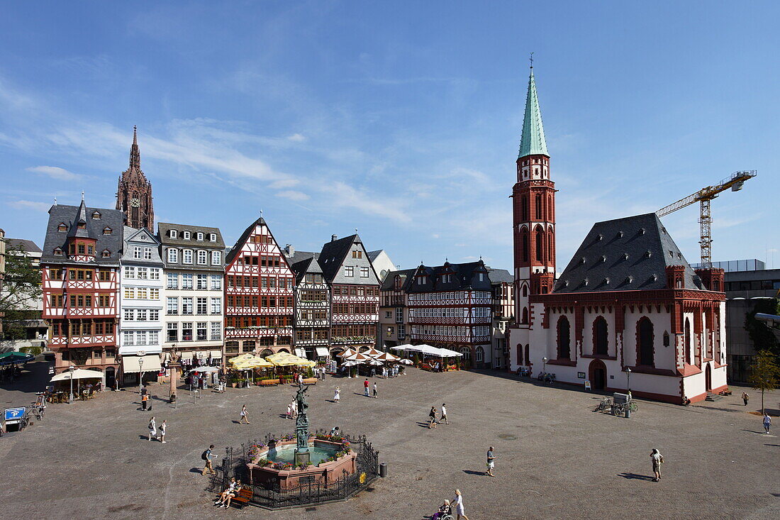 Gerechtigkeitsbrunnen und Nikolaikirche, Römerberg, Frankfurt am Main, Hessen, Deutschland