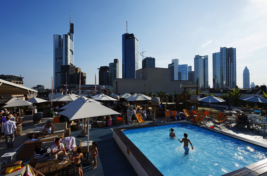 Summer Lounge auf einem Parkhaus, Frankfurt am Main, Hessen, Deutschland