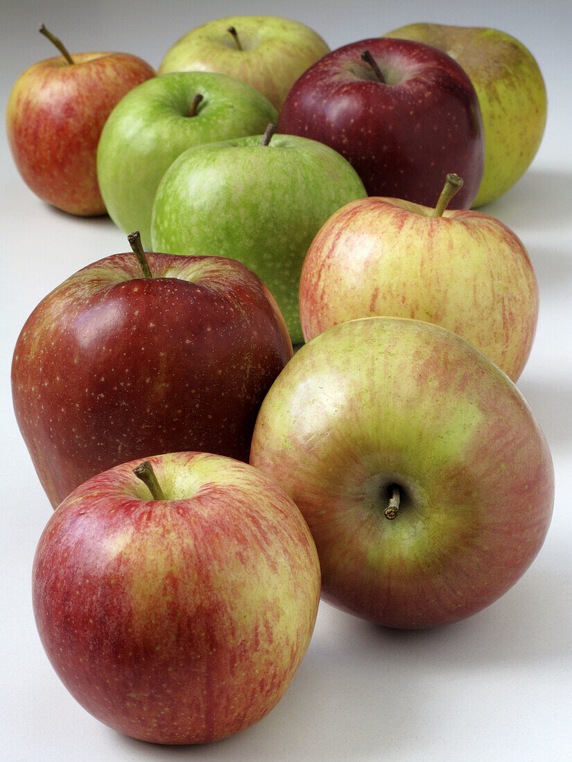 Apples,  Royal Gala,  Red Delicious,  russet,  Golden,  Fuji