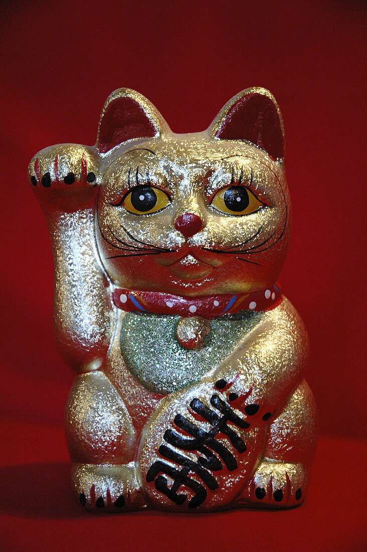 Chinese ´good luck´ cat little statue