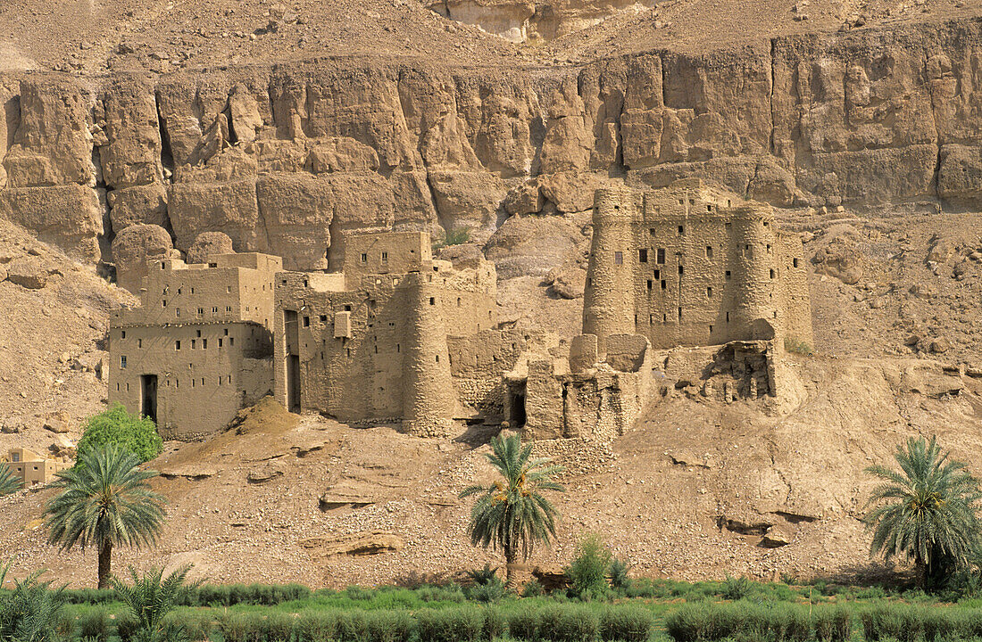 RUINED FORTRESS,  HIDYAH,  HADRAMAWT,  YEMEN