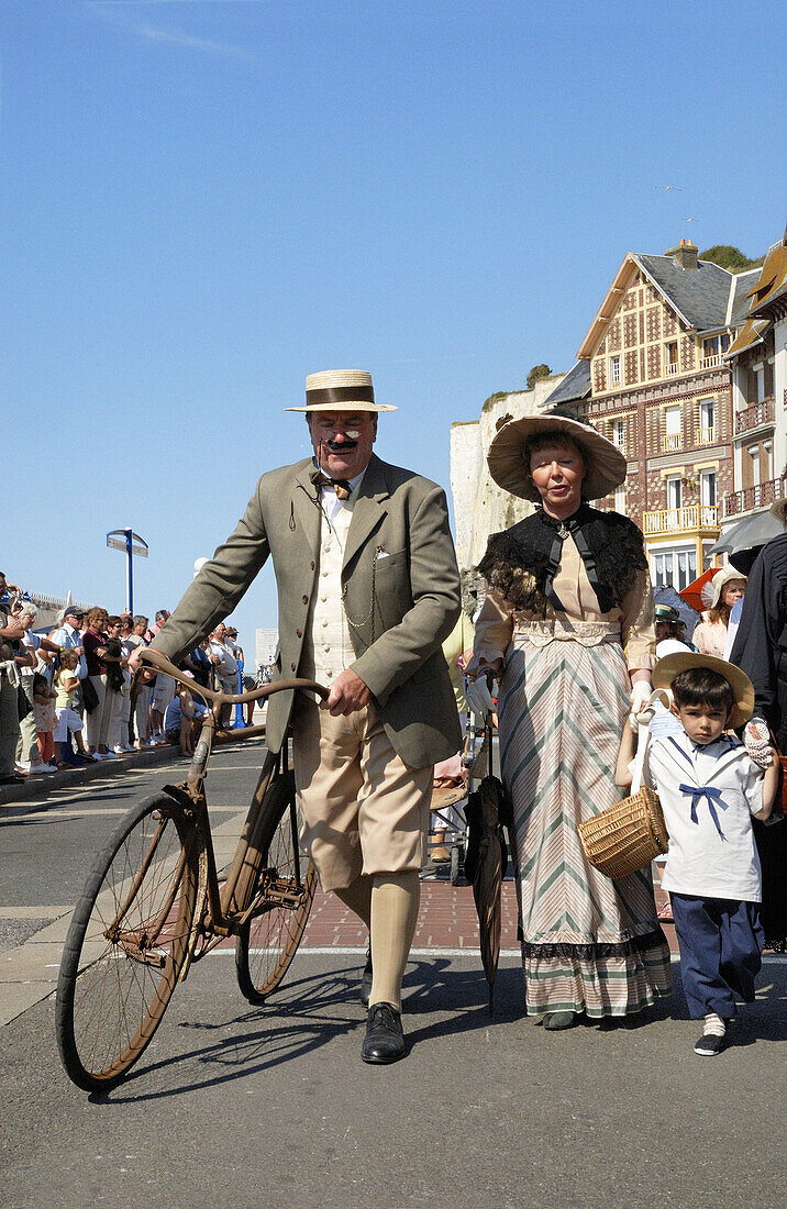 Every year in July,  the ´Fete des baigneurs´ evokes the Golden Age of the early 1900´s For 2 days,  locals and tourists dress up accordingly,  take bath in the old fashioned swimsuits and parade the streets in vintage cars
